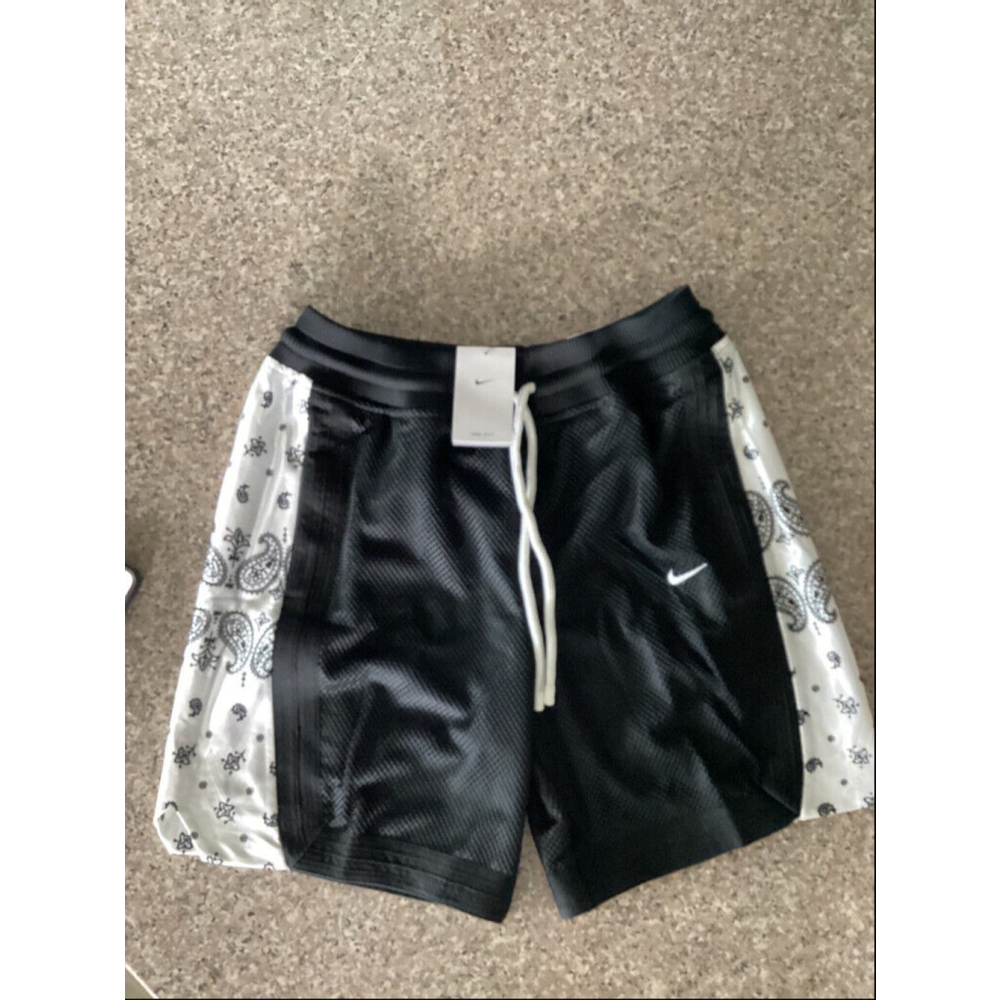 Nike Men’s 8” Premium Basketball Shorts Size:‎ Large Color: Black/White
